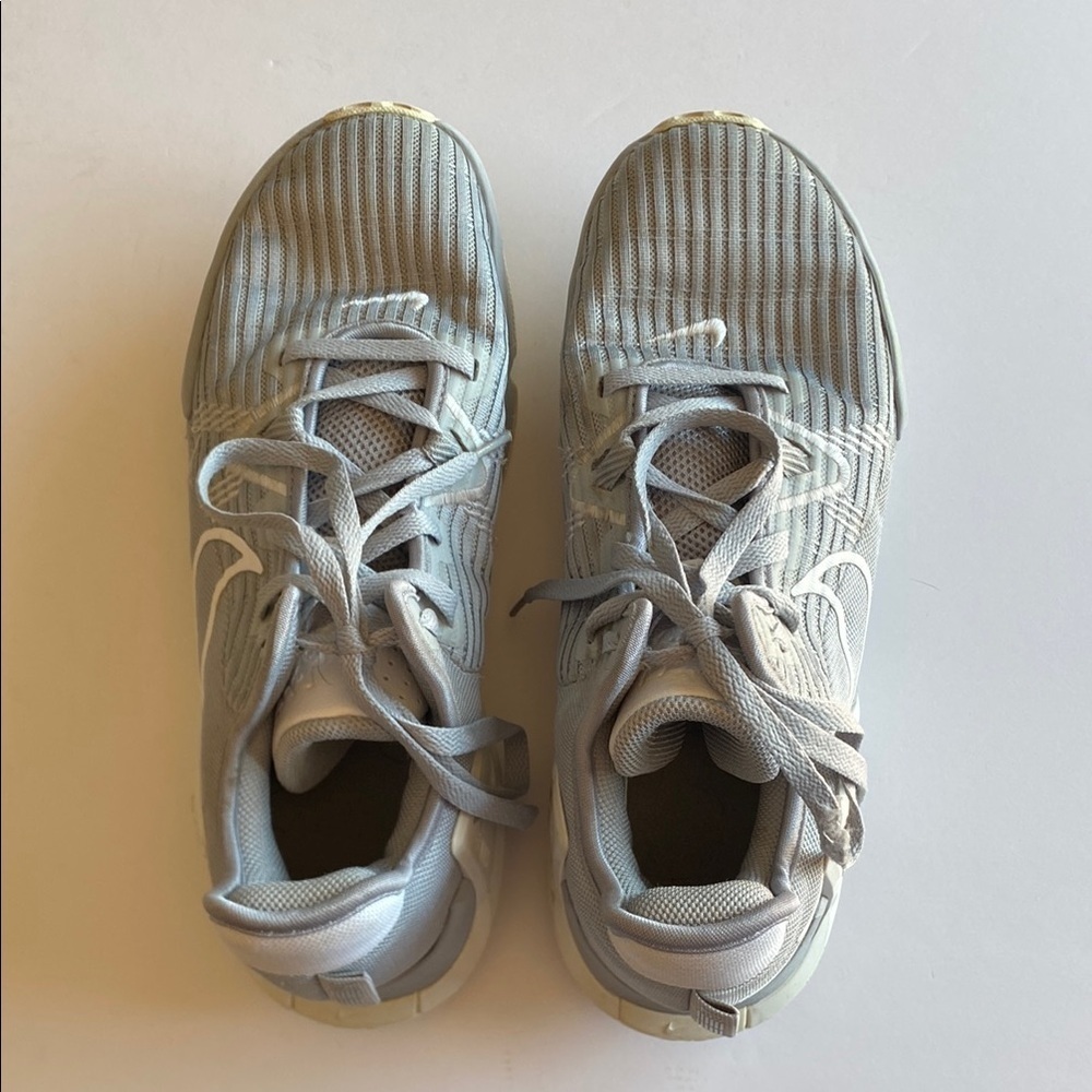 Nike LeBron witness 6 grey white mens 10 used